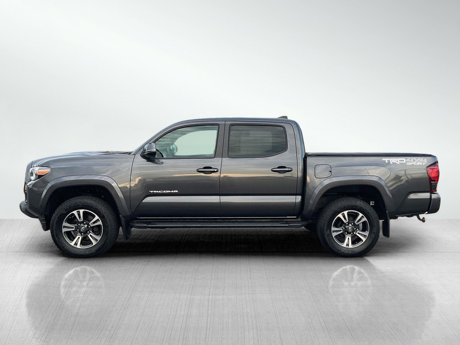 Used 2019 Toyota Tacoma TRD Sport with VIN 3TMCZ5AN8KM279885 for sale in Brainerd, Minnesota