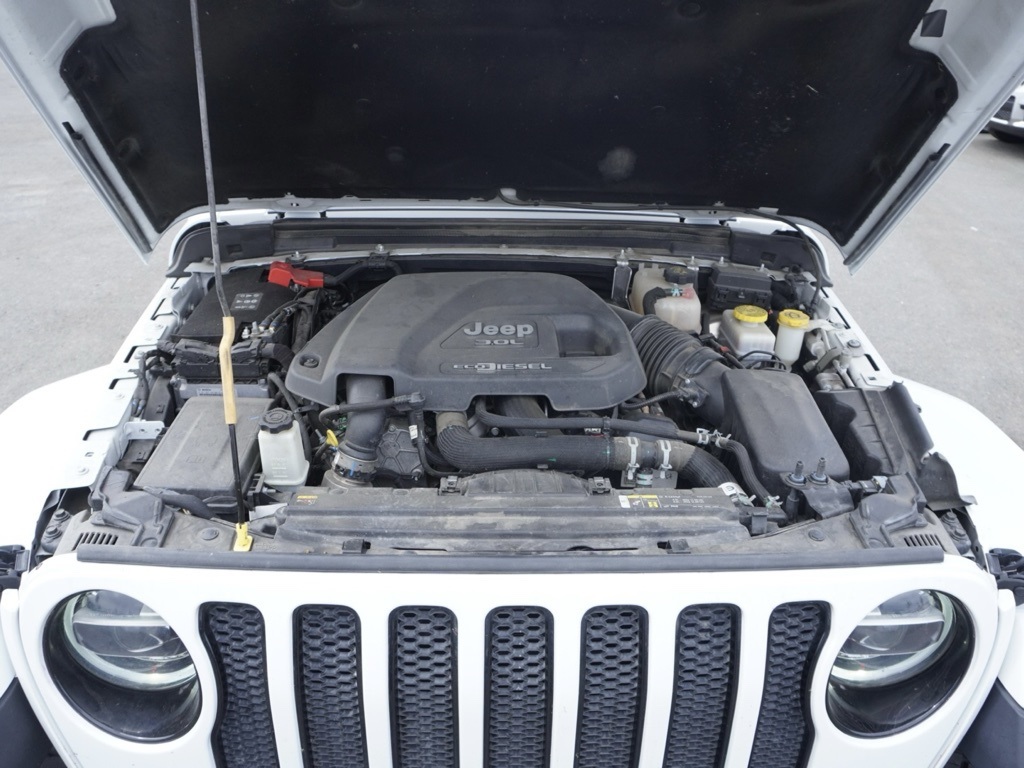 2021 Jeep Wrangler Sahara Altitude photo 25