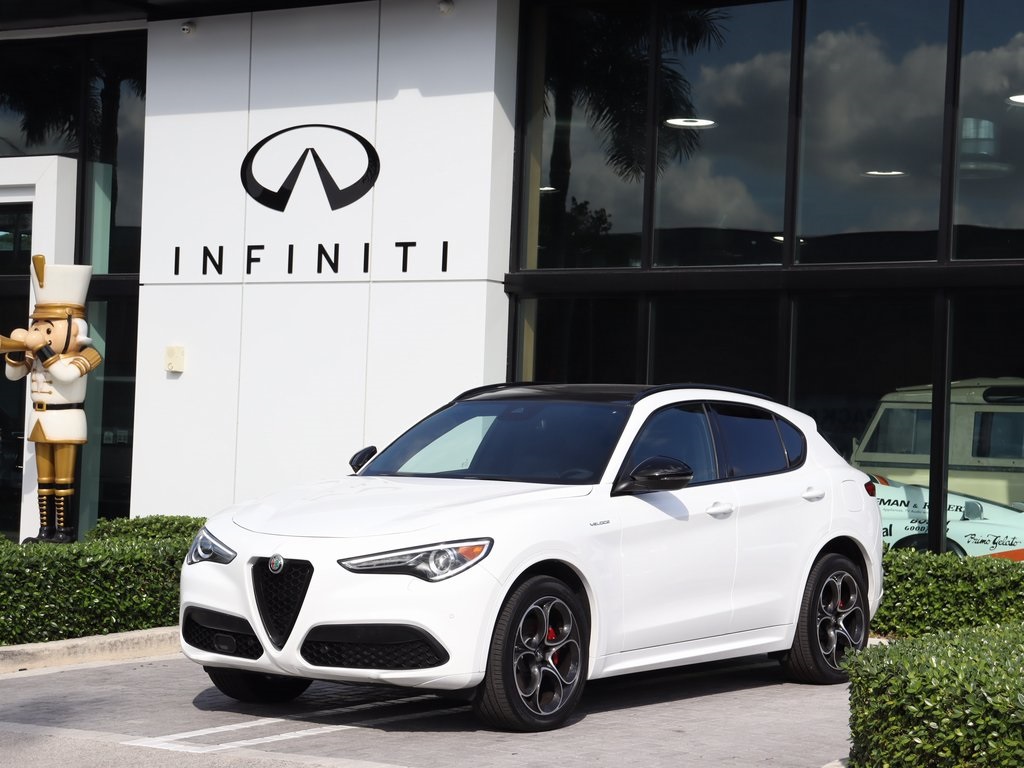 2023 Alfa Romeo Stelvio Veloce's photo