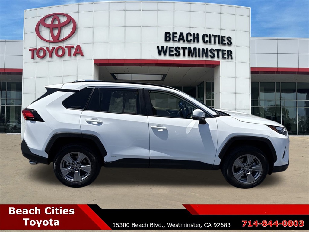 2023 Toyota RAV4 Hybrid XLE photo 11
