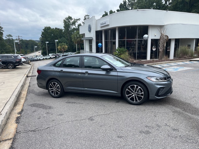 2026 Volkswagen Jetta 1.5T Sport photo 2
