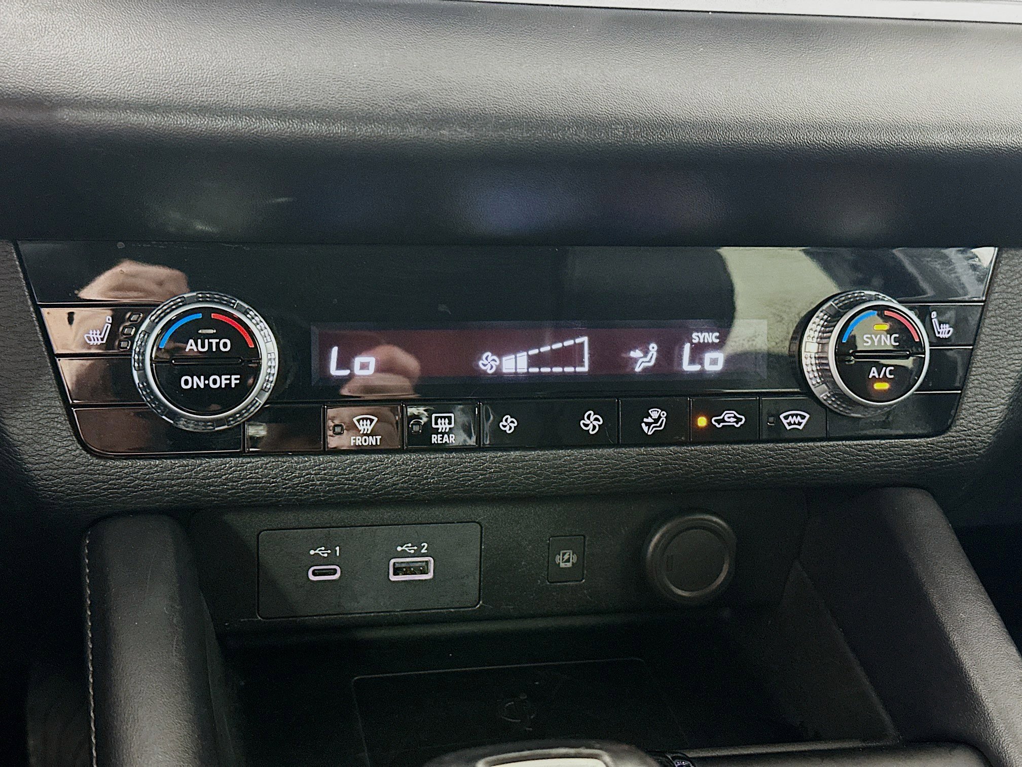 2024 Mitsubishi Outlander SE photo 13
