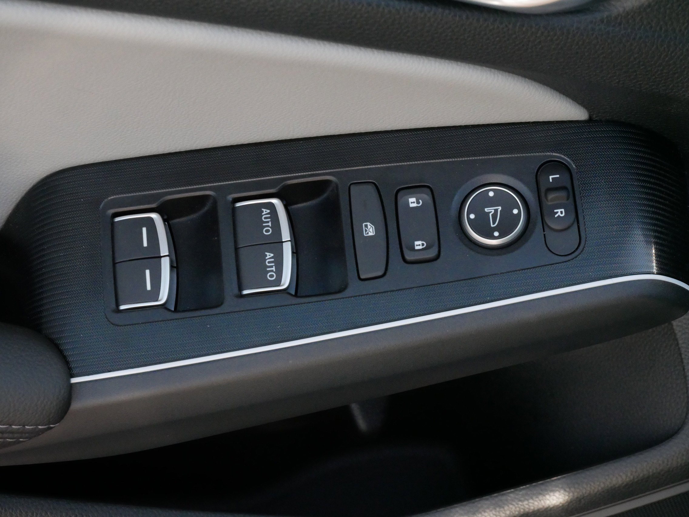 2025 Honda Civic Sport Touring Hybrid photo 17
