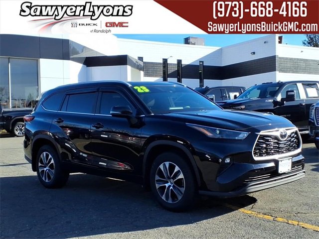2023 Toyota Highlander XLE's photo