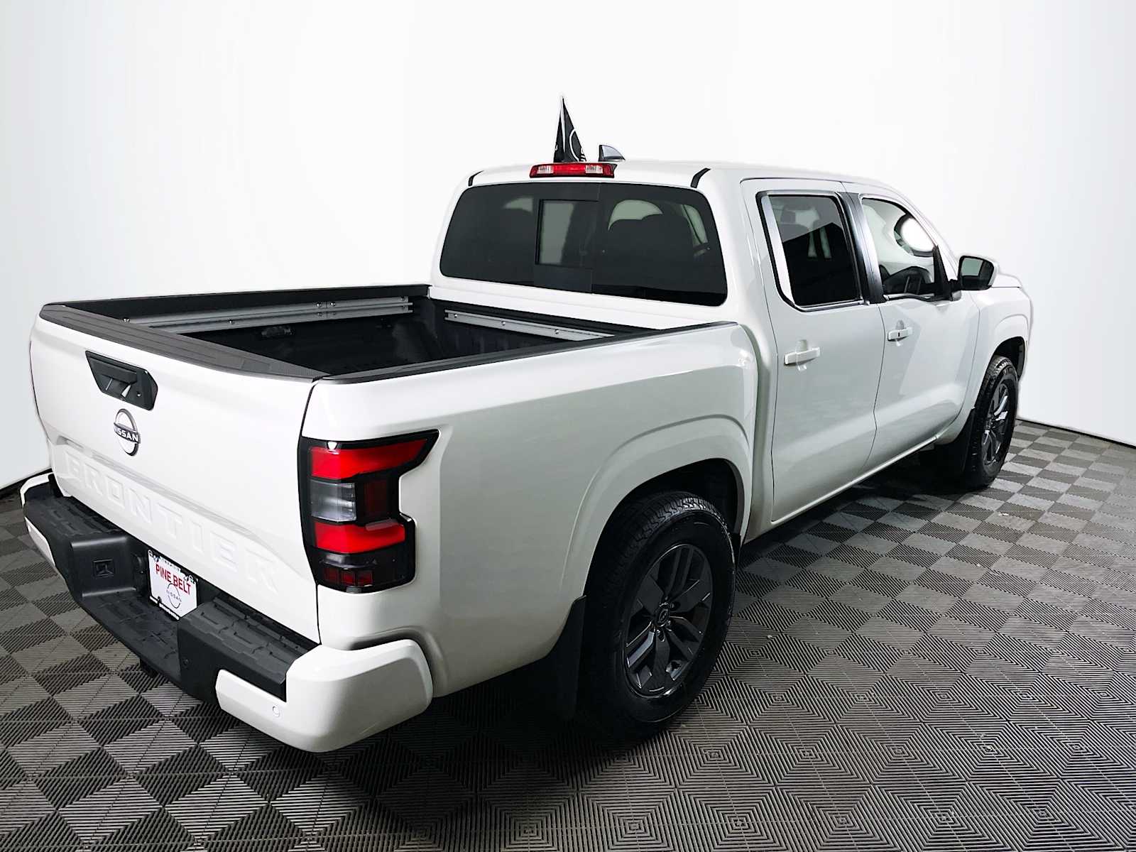 2025 Nissan Frontier SV photo 4