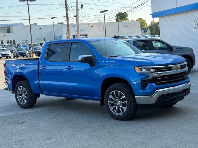 2026 Chevrolet Silverado 1500 LT photo 2