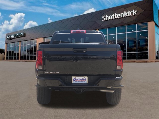 2024 Chevrolet Colorado Trail Boss photo 3