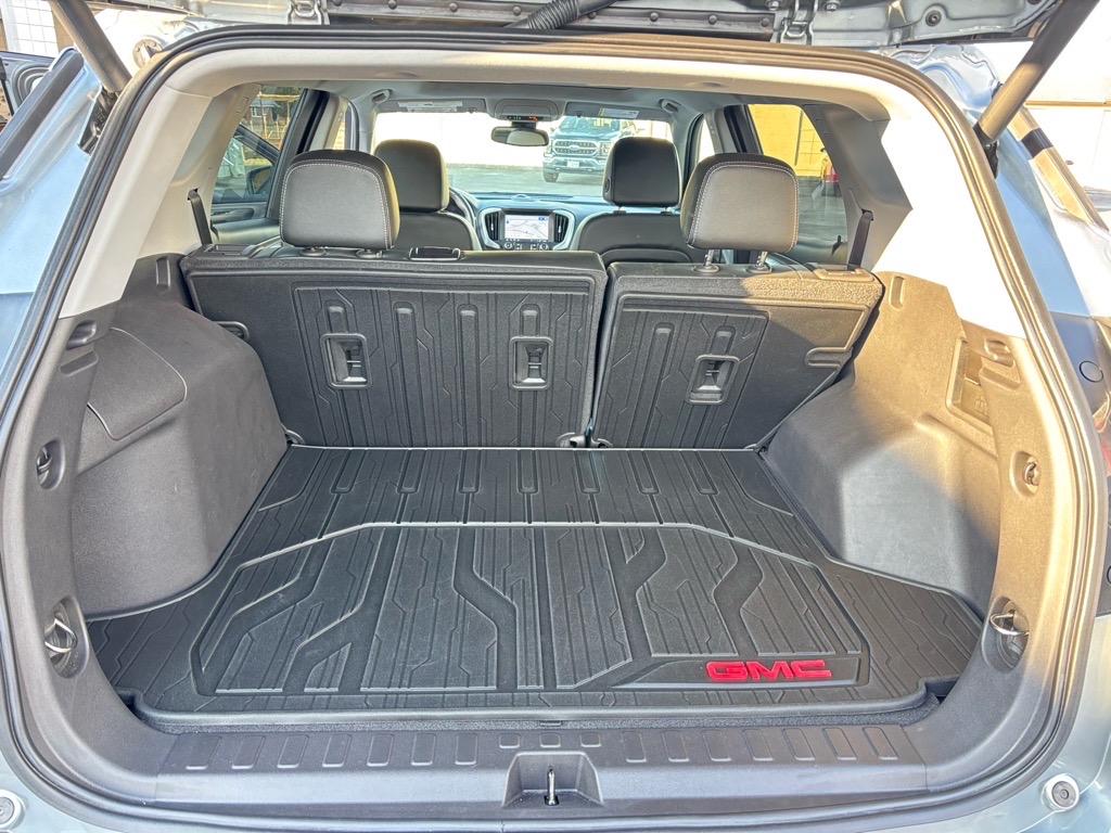 2024 Gmc Terrain SLT photo 9