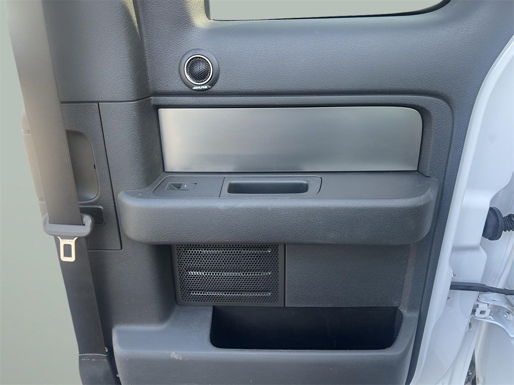 2014 Ford F-150 FX4 photo 33