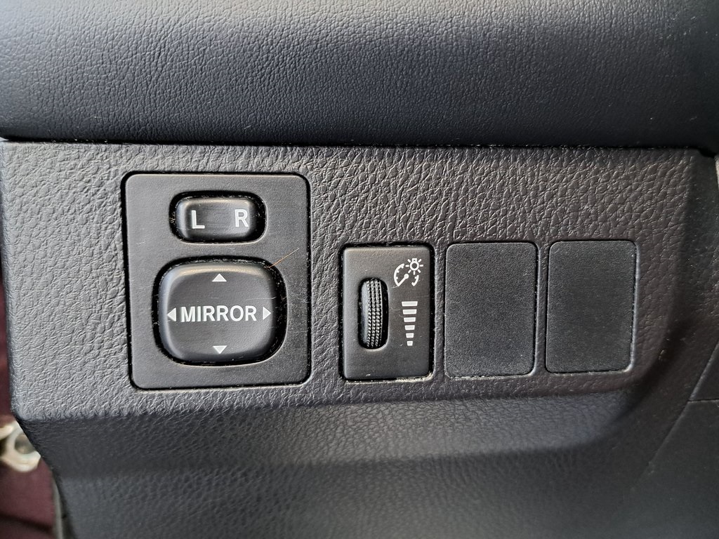 2016 Toyota RAV4 XLE photo 13