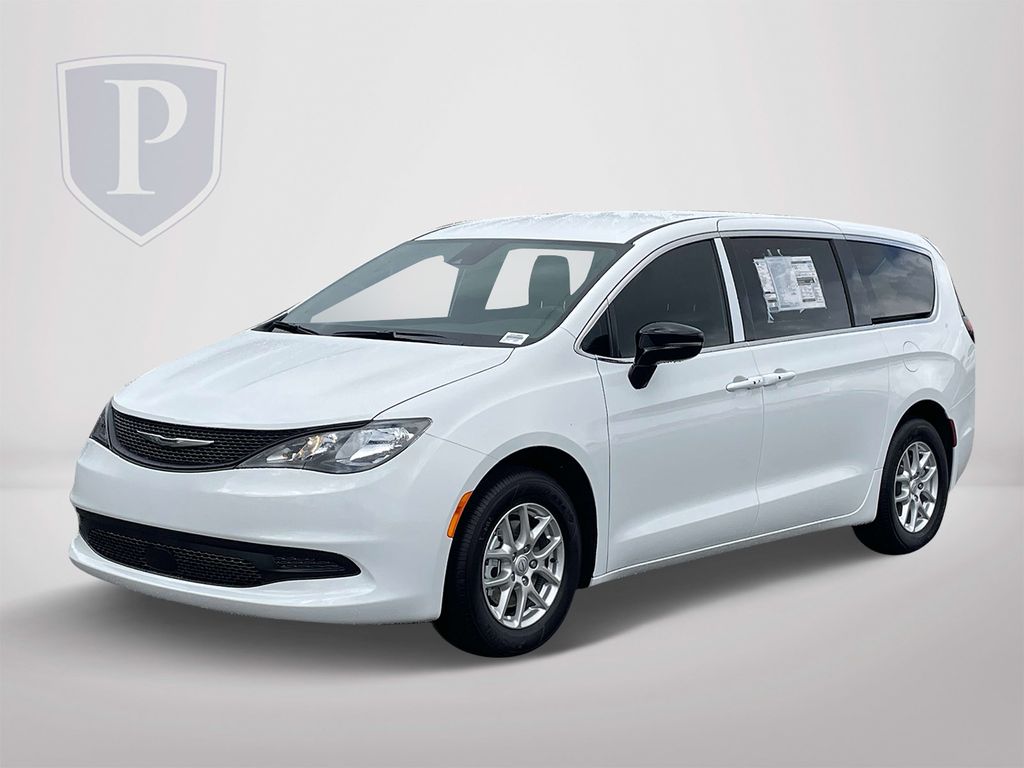 2025 Chrysler Voyager LX photo 3