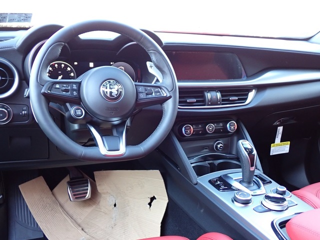 2025 Alfa Romeo Stelvio Sprint Base photo 11