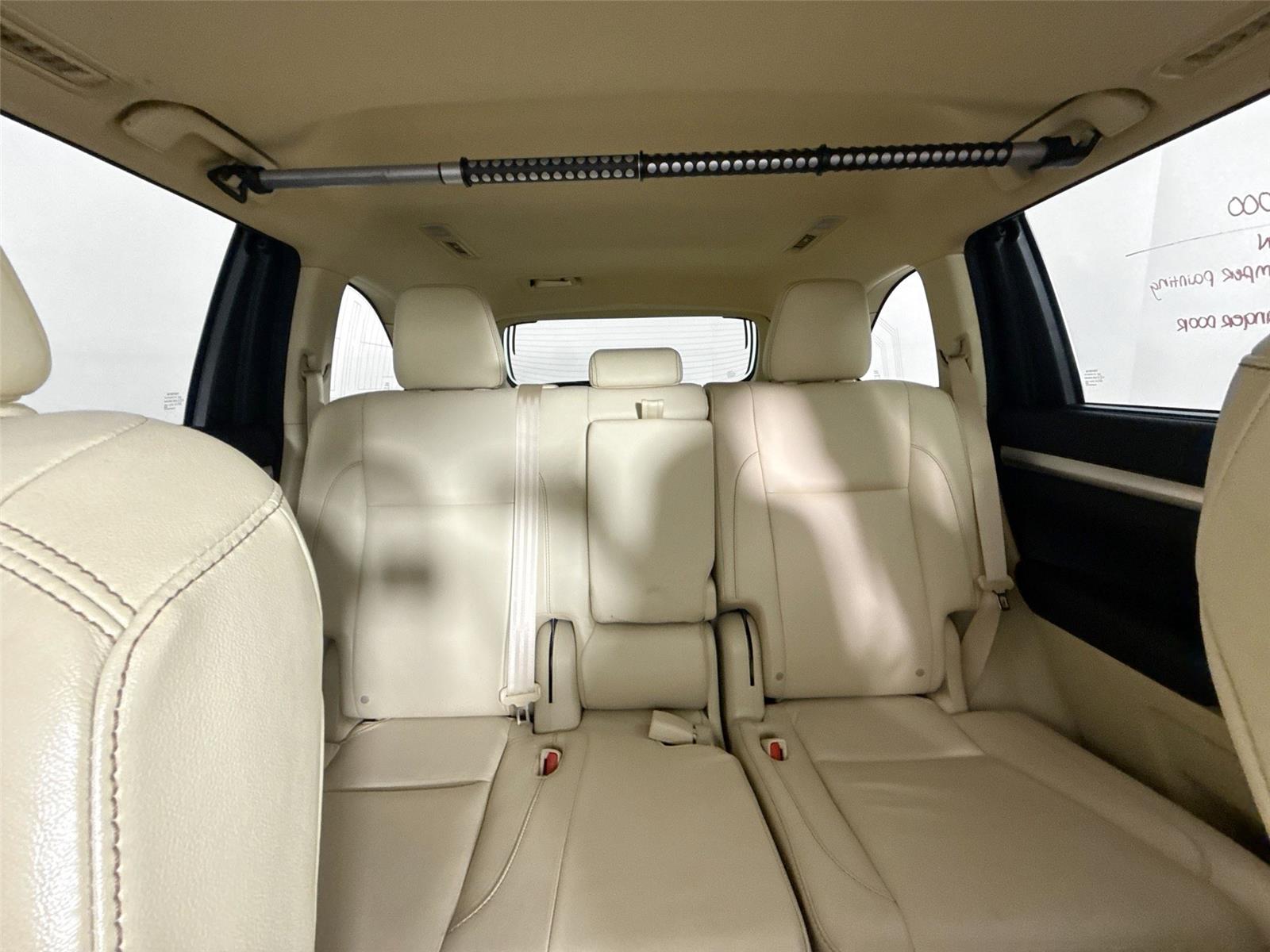 2016 Toyota Highlander Base Hybrid photo 11