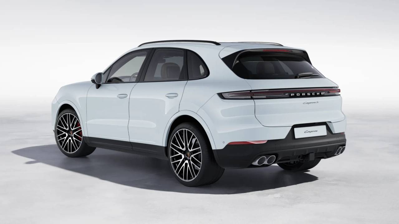 2026 Porsche Cayenne S photo 3