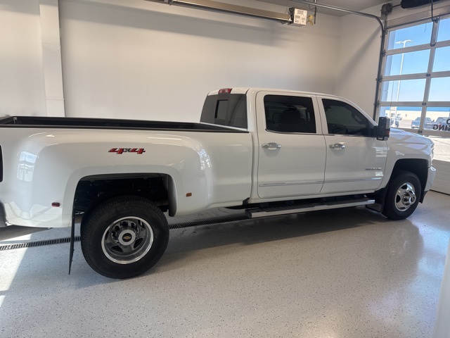 2018 Chevrolet Silverado 3500HD LTZ photo 9