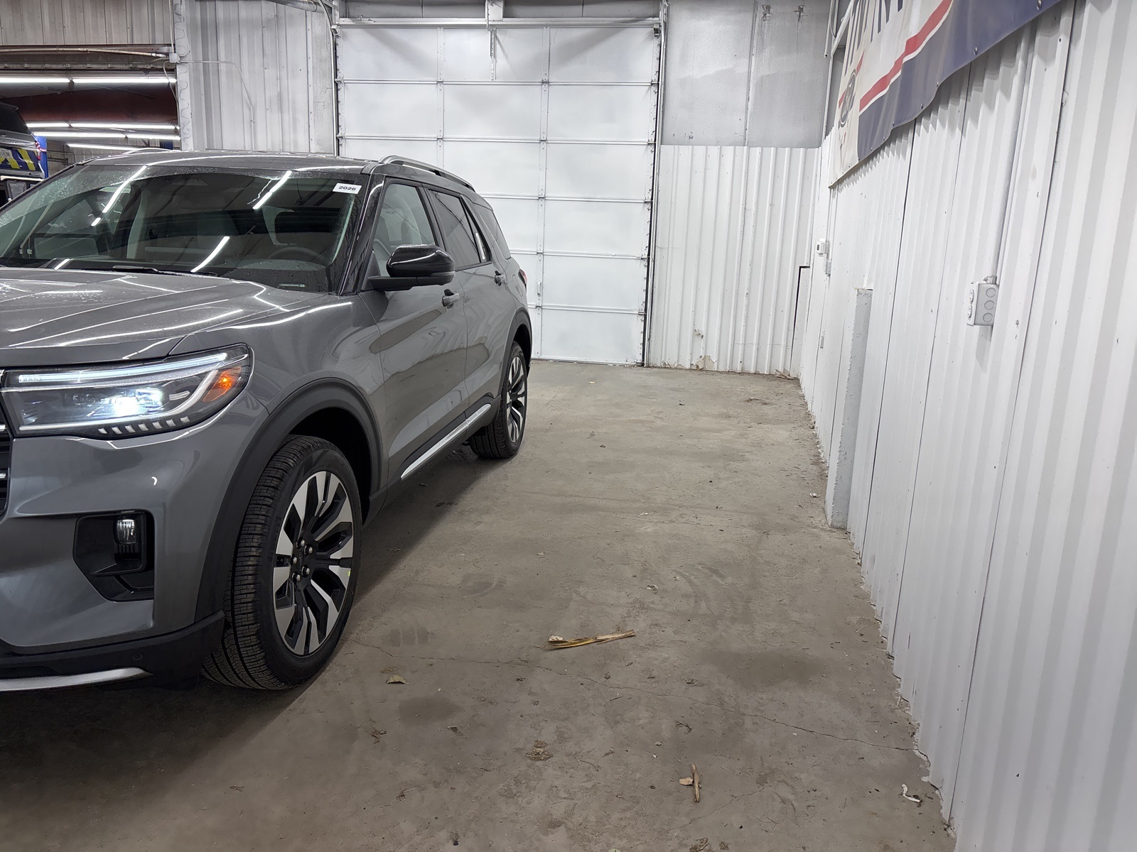 2026 Ford Explorer Platinum photo 3