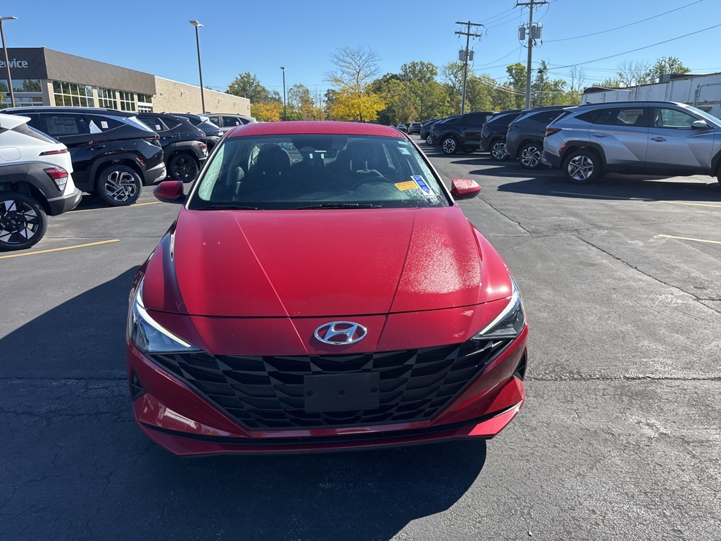 2023 Hyundai Elantra SEL photo 8