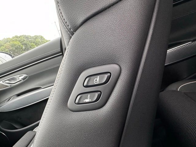 2025 Genesis GV70 2.5T Sport Prestige photo 18