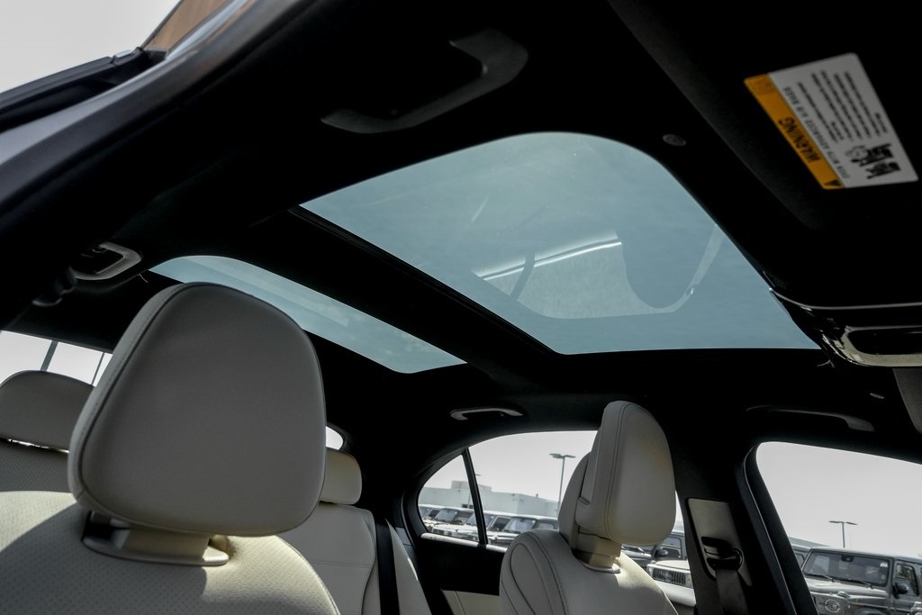 2025 Mercedes Benz C 300 4MATIC photo 23