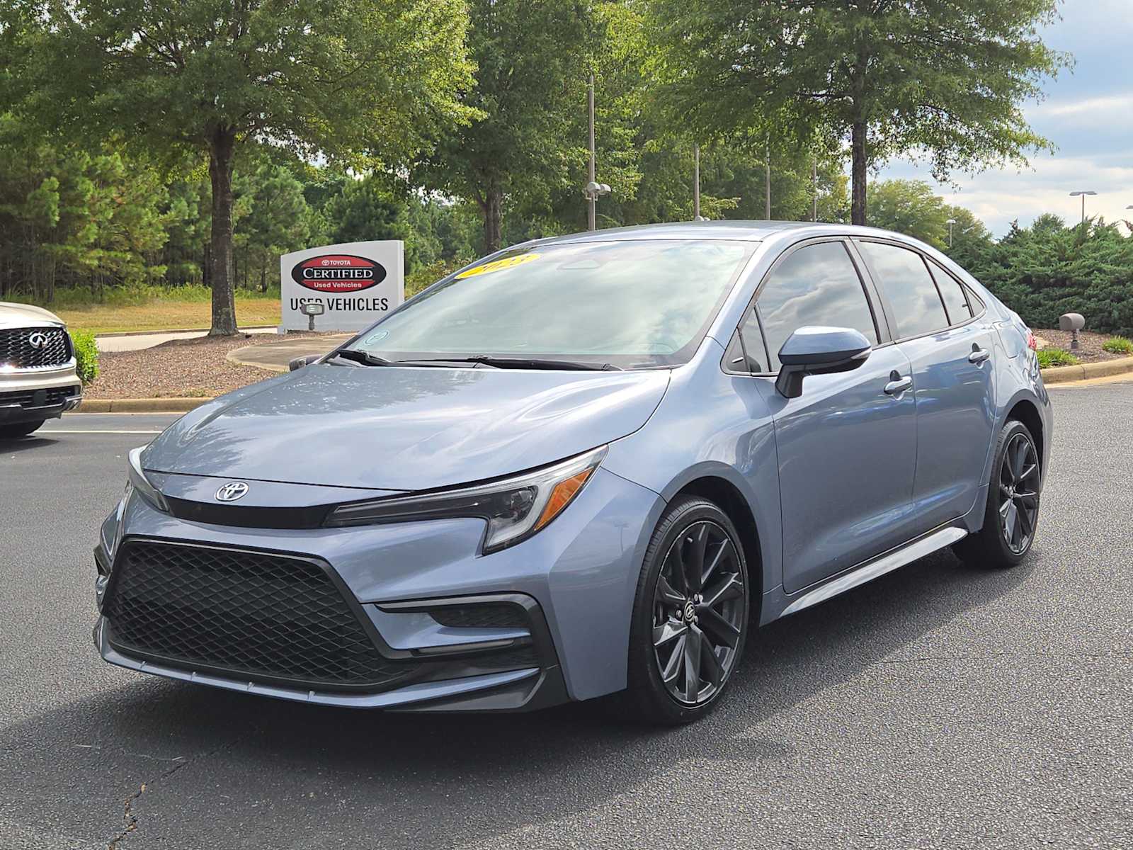 2023 Toyota Corolla SE photo 3