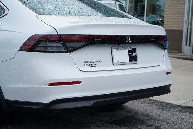 2023 Honda Accord LX photo 4