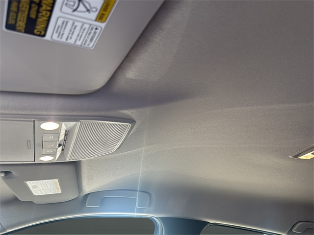 2026 Nissan Kicks SR photo 18