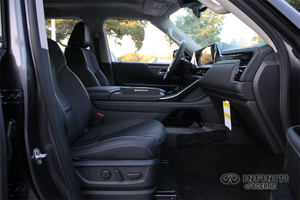 2026 Infiniti QX80 Pure photo 13