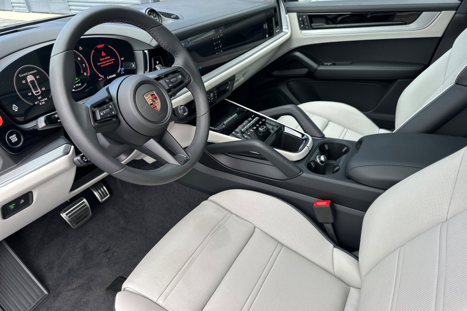 2026 Porsche Cayenne S E-Hybrid Coupe photo 4