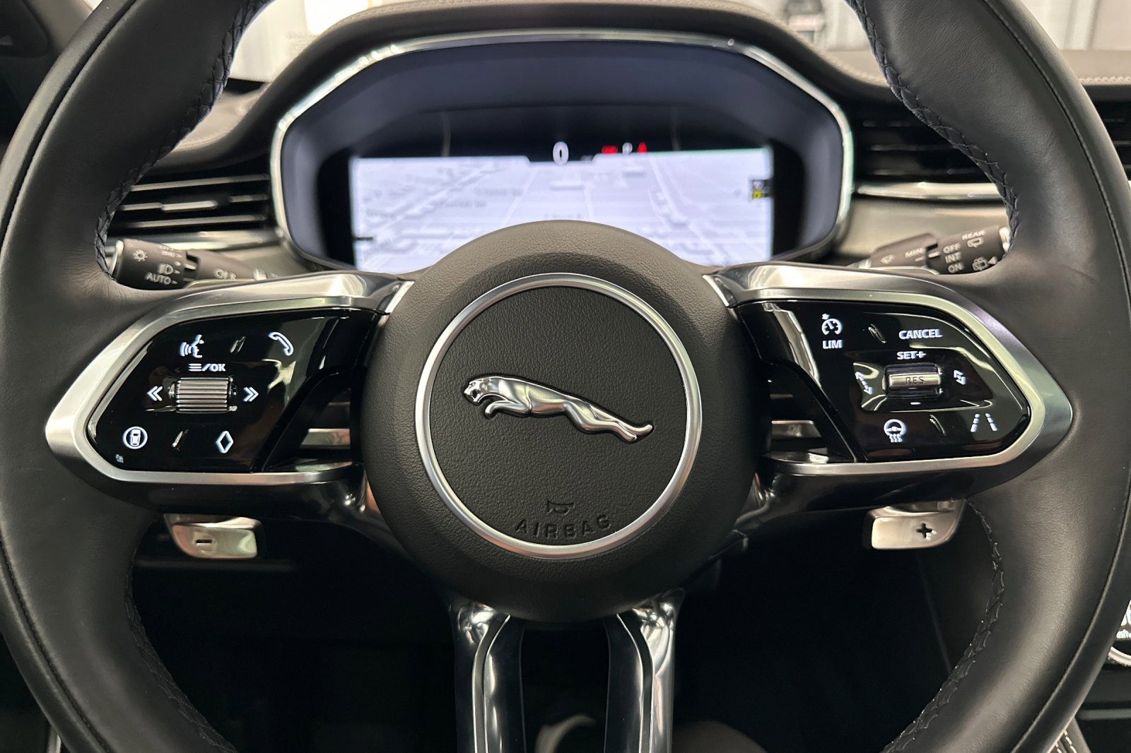 2025 Jaguar F-PACE P250 R-Dynamic S photo 14