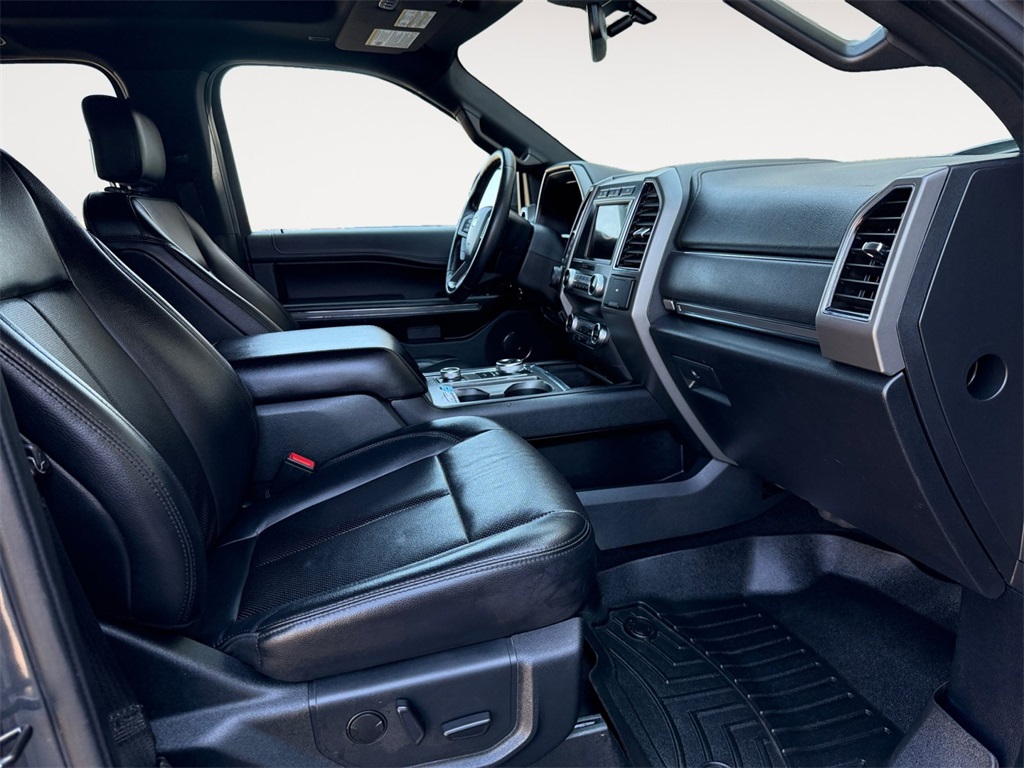 2020 Ford Expedition XLT photo 15