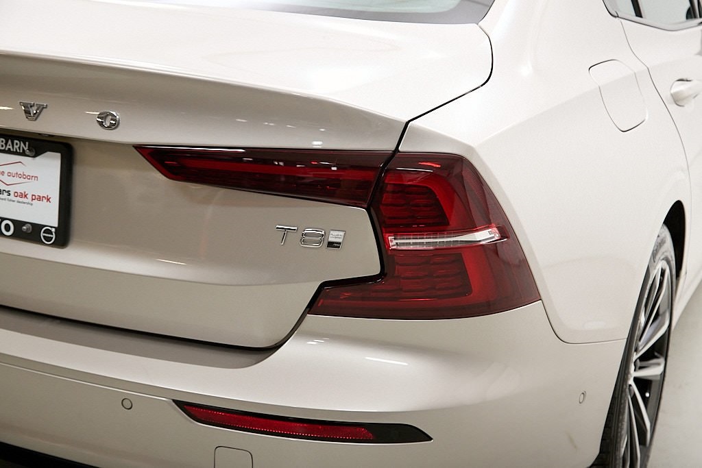 2025 VOLVO S60 - Image 8