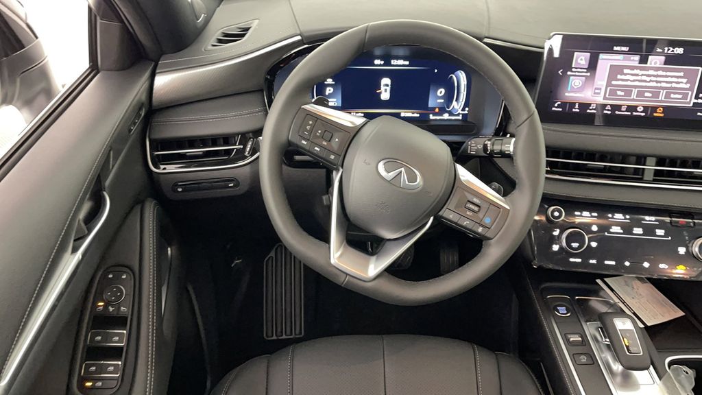 New 2025 White INFINITI LUXE image 14