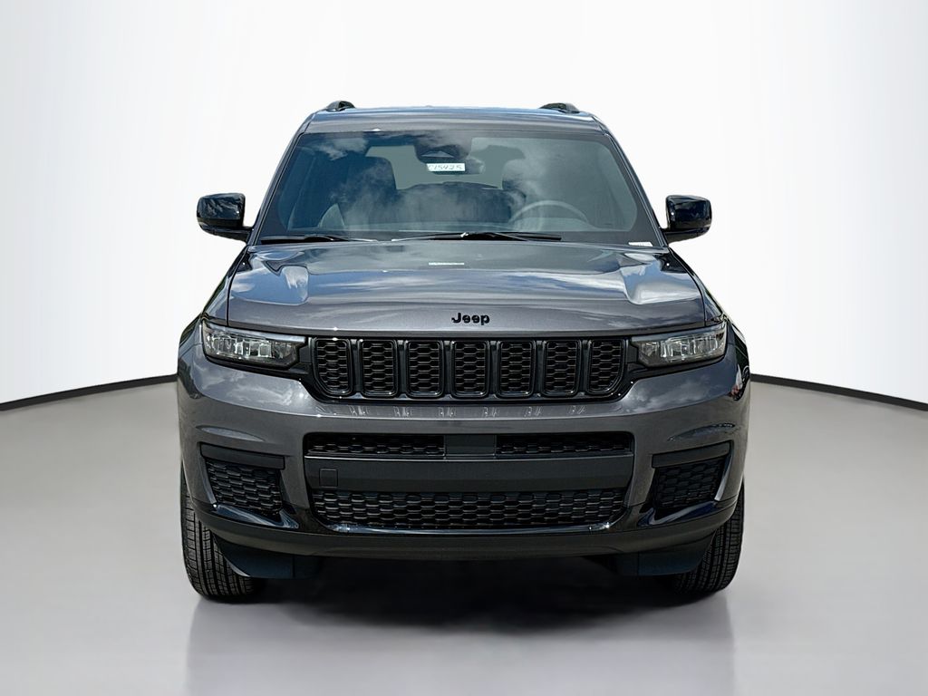 2025 Jeep Grand Cherokee Altitude photo 2
