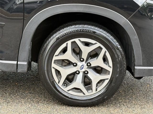 2022 Subaru Forester Premium photo 2