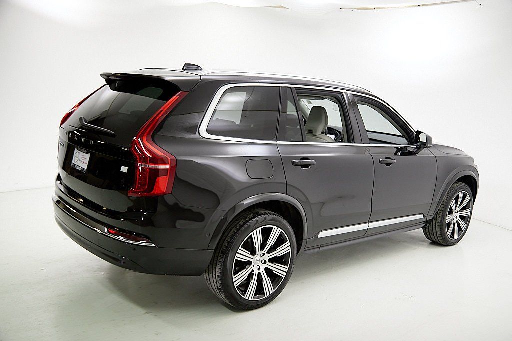 2023 VOLVO XC90 - Image 8