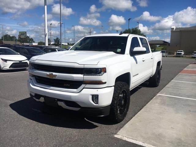 2018 Chevrolet Silverado 1500 LT photo 2