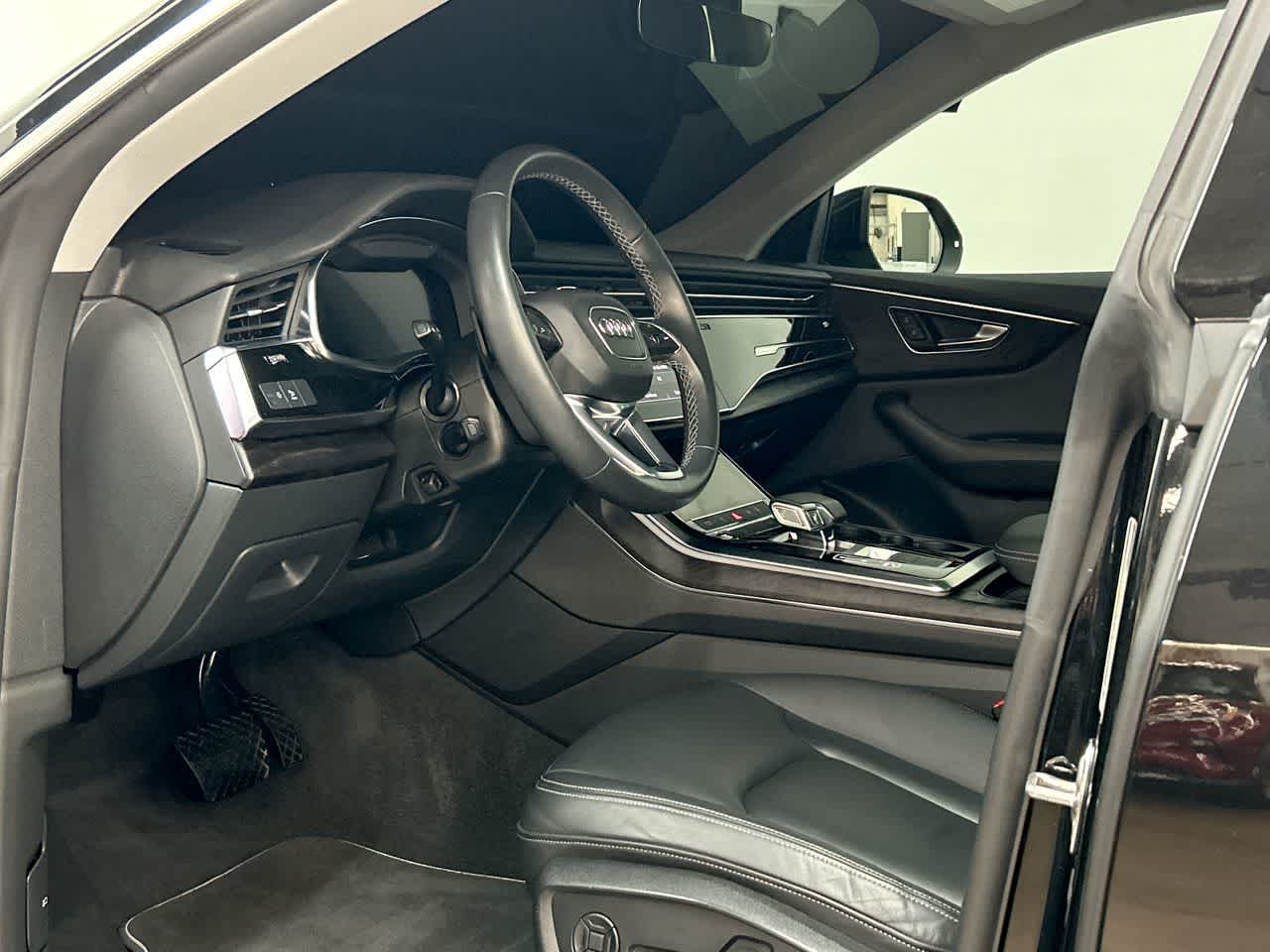 2022 Audi Q8 Premium photo 15
