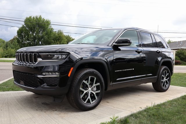 2025 Jeep Grand Cherokee Limited photo 5