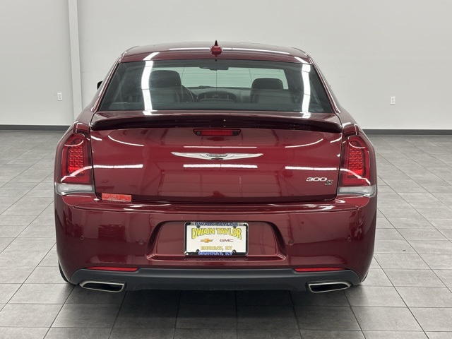 2019 Chrysler 300 S photo 3
