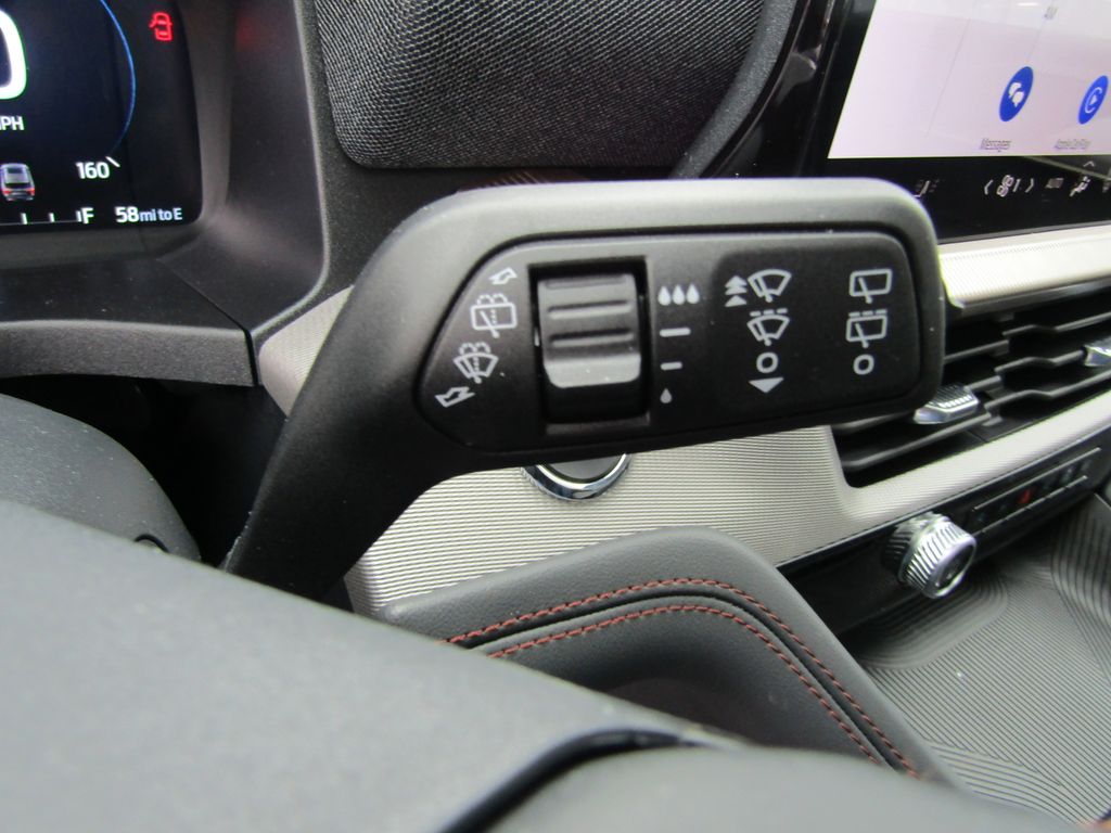 2025 Ford Explorer photo 17