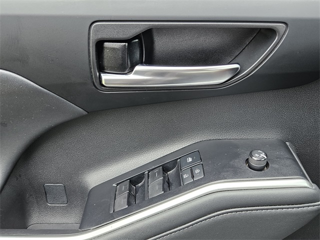 2022 Toyota Highlander Hybrid XLE photo 29