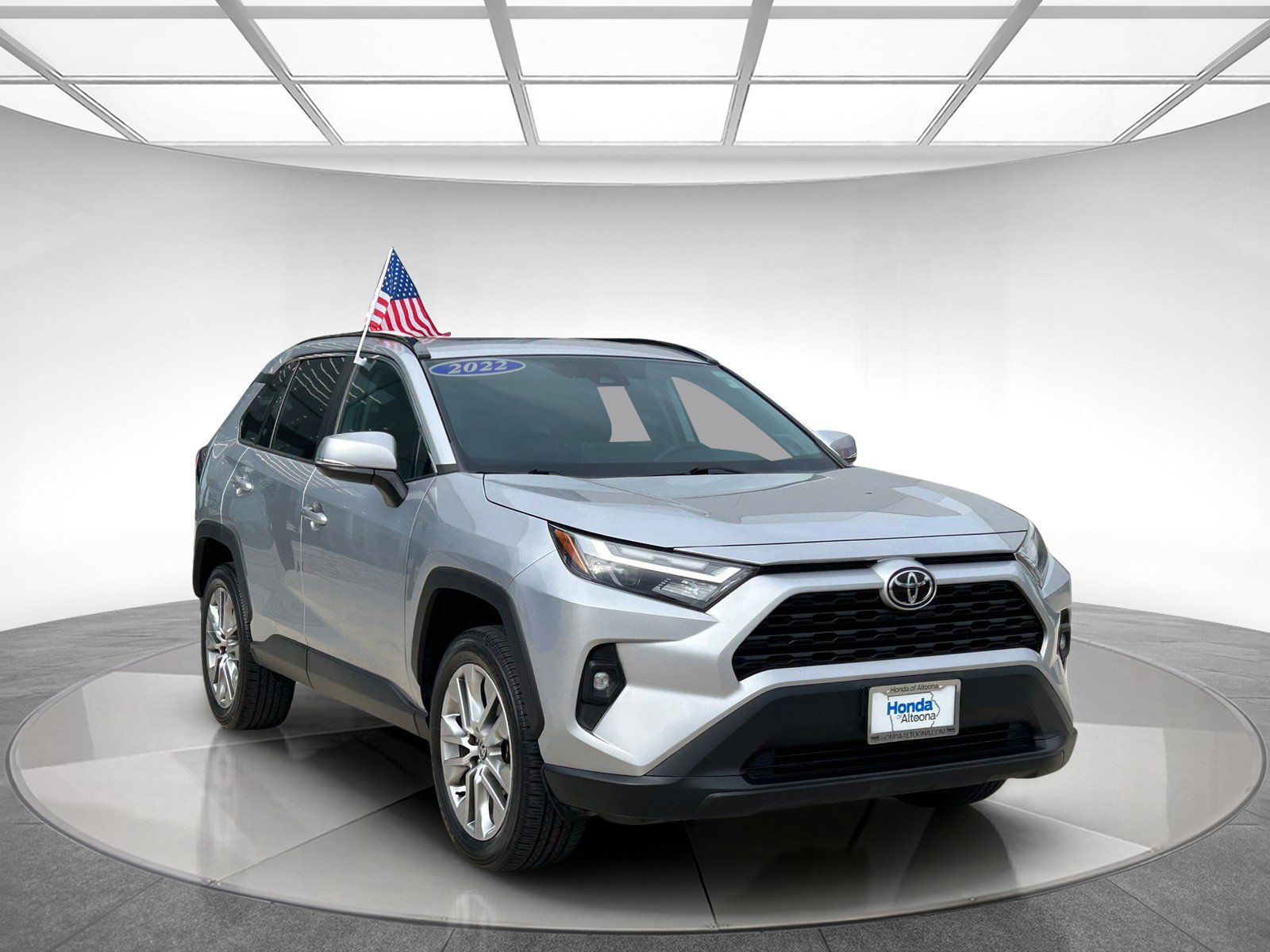 2022 Toyota RAV4 XLE Premium photo 7