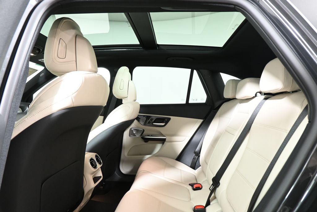 2025 Mercedes Benz GLC 300 4MATIC photo 25