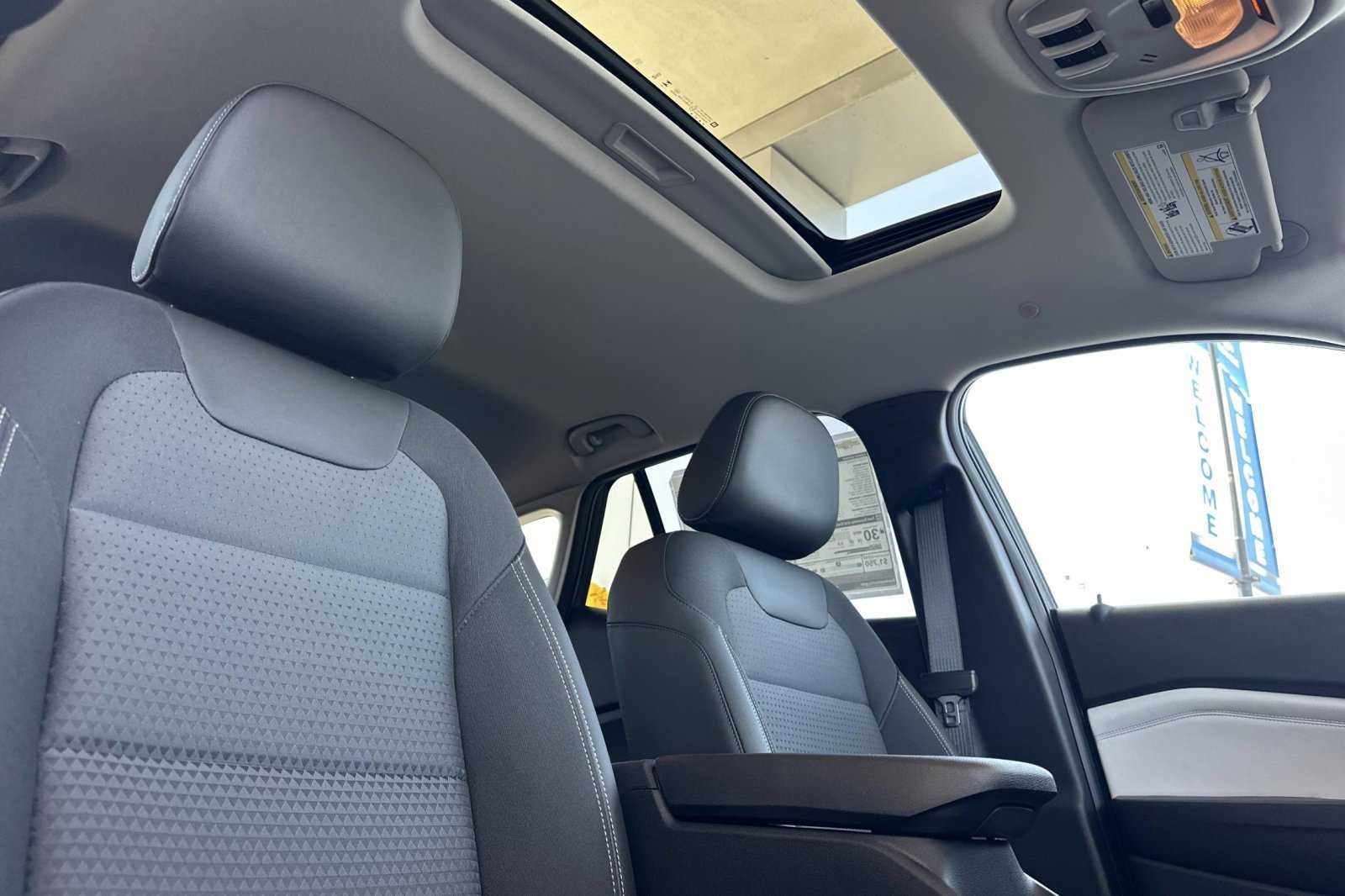 2025 Chevrolet Trax LT photo 17