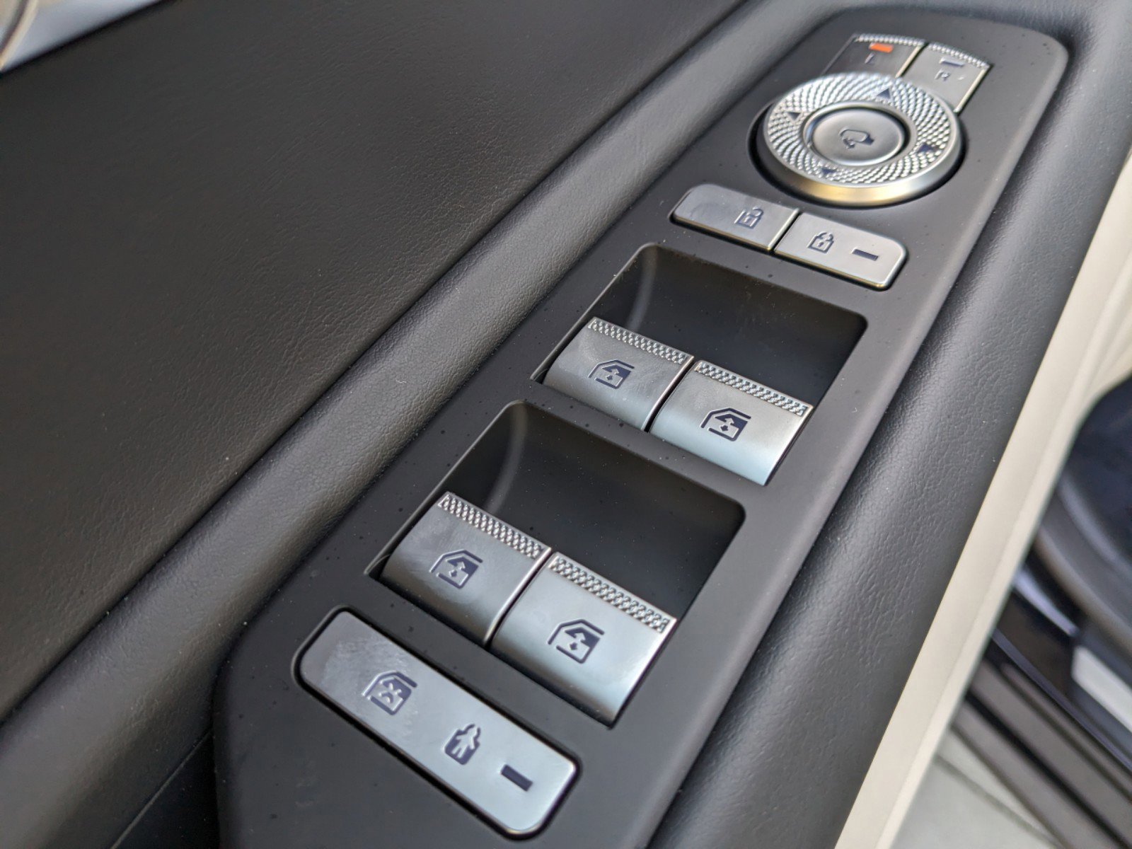 2024 Genesis GV80 3.5T Prestige photo 17