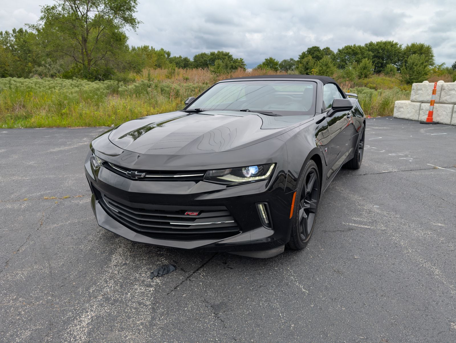 2017 Chevrolet Camaro 2LT photo 2