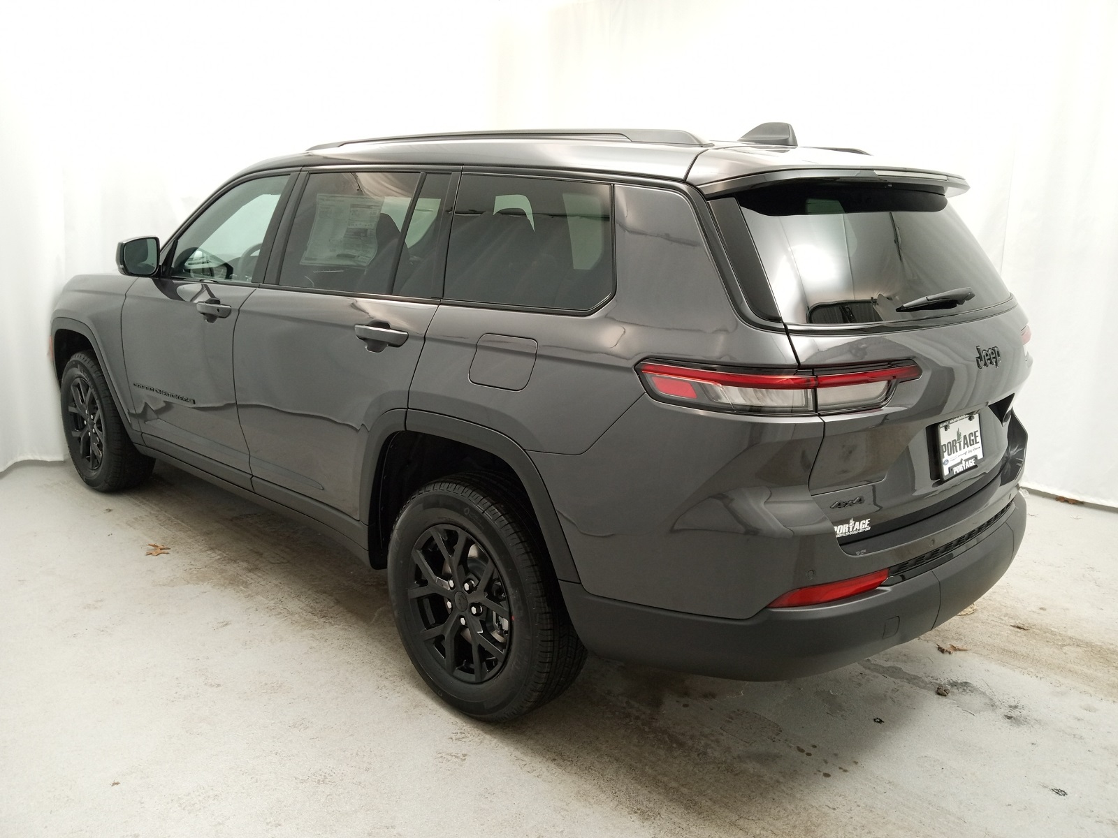 2025 Jeep Grand Cherokee Altitude photo 4