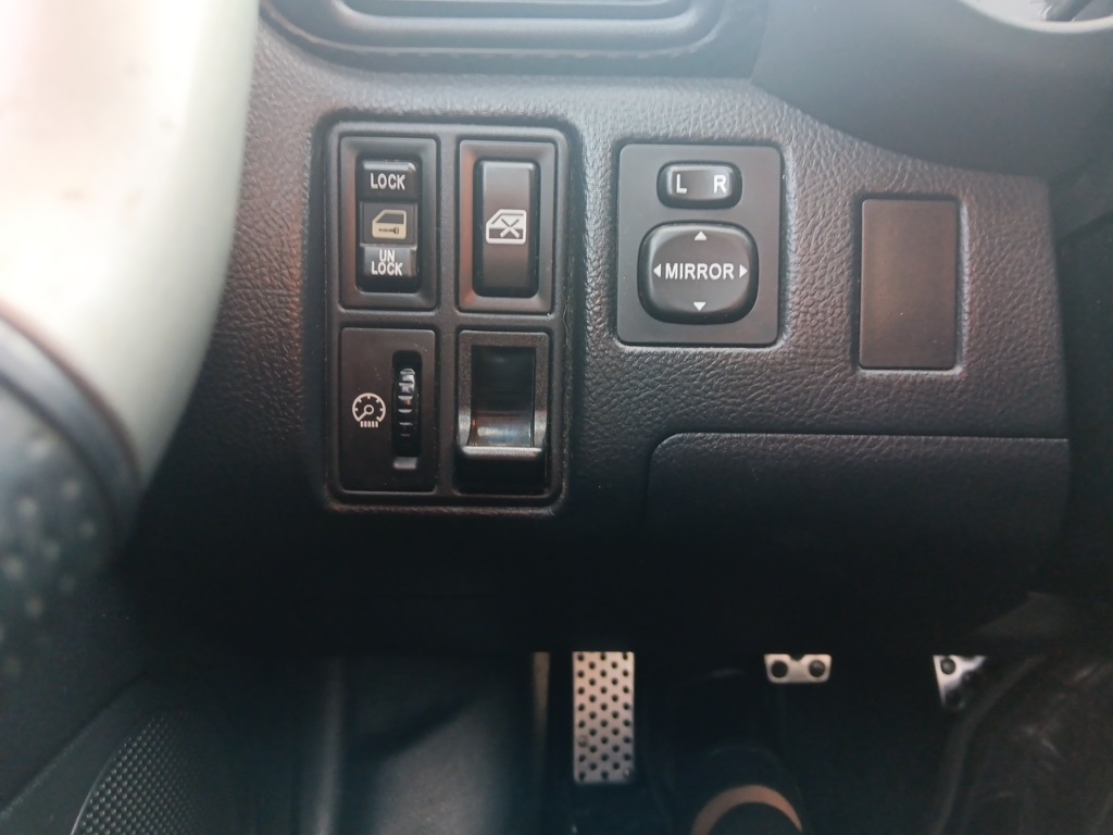 2000 Toyota MR2 Spyder Base photo 24