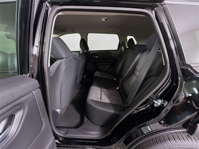 2025 Nissan Rogue SV photo 8