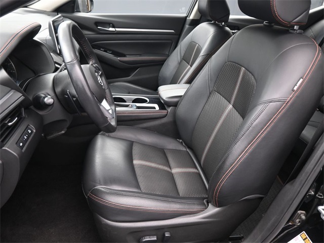 2024 Nissan Altima 2.5 SR photo 2